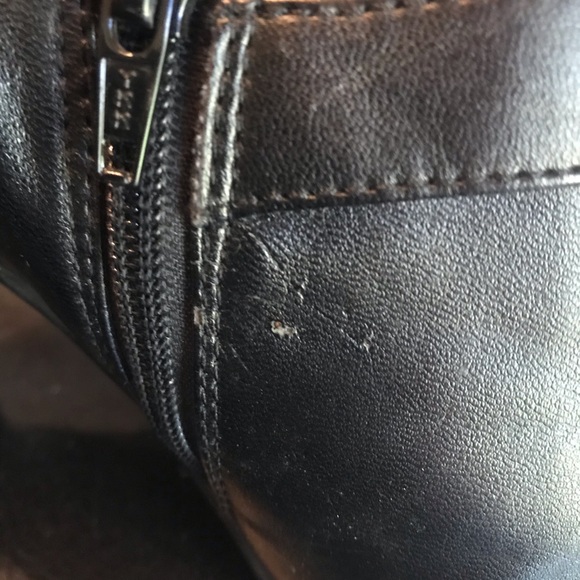 Reaction Kenneth Cole black size 8 booties - Picture 8 of 9